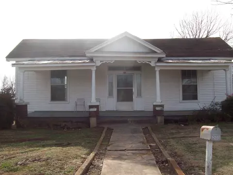 213 Walnut St, Decherd, TN 37324 photo 1