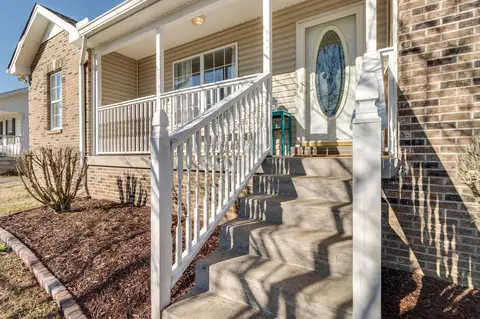 1122 10th Ave E, Springfield, TN 37172 photo 2