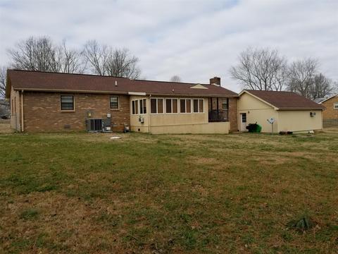 107 E Circle Dr E, Burns, TN 37029 photo 4