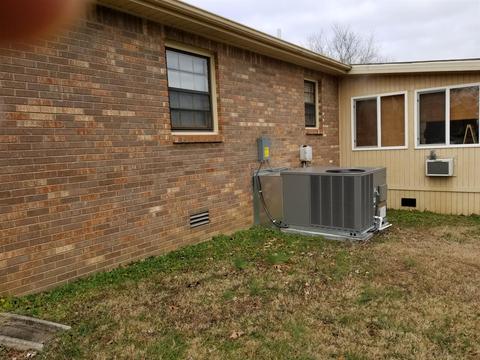 107 E Circle Dr E, Burns, TN 37029 photo 3