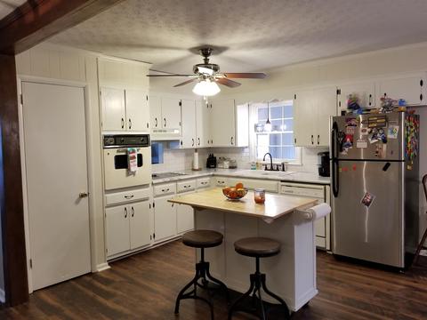107 E Circle Dr E, Burns, TN 37029 photo 5