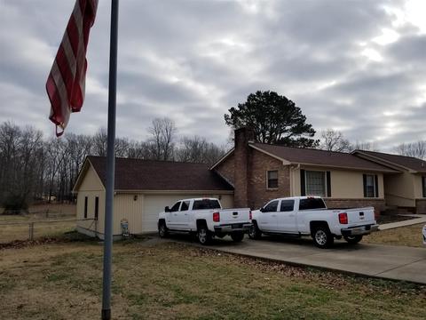 107 E Circle Dr E, Burns, TN 37029 photo 2