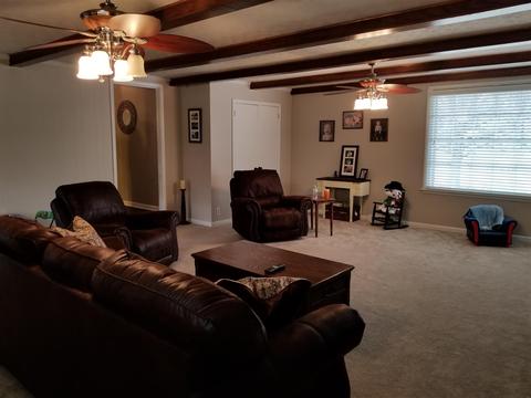107 E Circle Dr E, Burns, TN 37029 photo 9