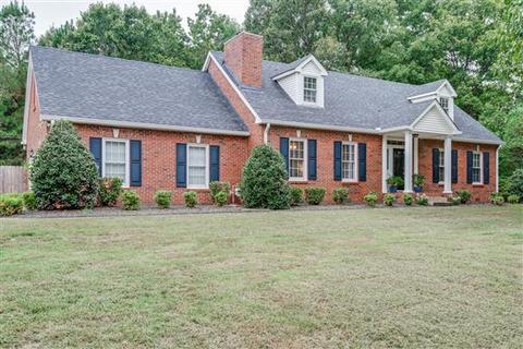 126 Redbud Dr, Dickson, TN 37055 photo 1