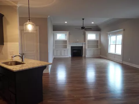1529 N Side Dr, Murfreesboro, TN 37130 photo 2