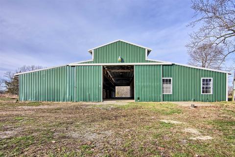 140 Contrary Rd, Burns, TN 37029 photo 9