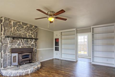 140 Contrary Rd, Burns, TN 37029 photo 12