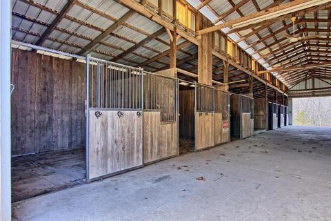 140 Contrary Rd, Burns, TN 37029 photo 11