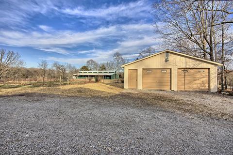 140 Contrary Rd, Burns, TN 37029 photo 5