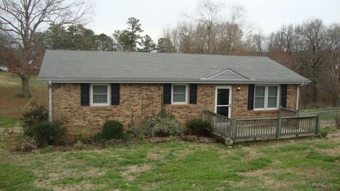 109 Chestnut Dr, Dickson, TN 37055 photo 1