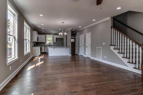 402 W College St, Dickson, TN 37055 photo 8