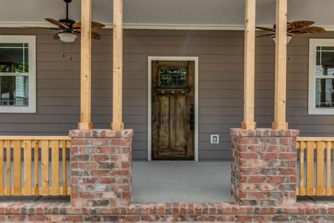 402 W College St, Dickson, TN 37055 photo 2