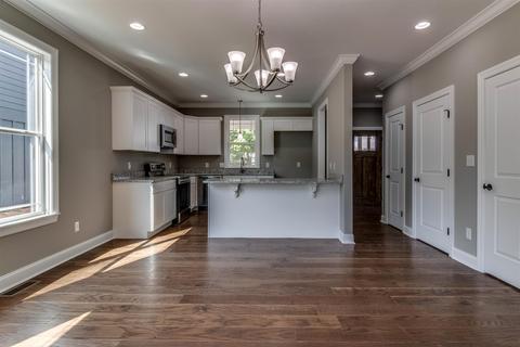 402 W College St, Dickson, TN 37055 photo 9