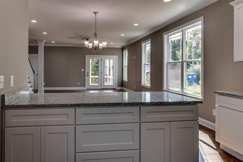 402 W College St, Dickson, TN 37055 photo 13