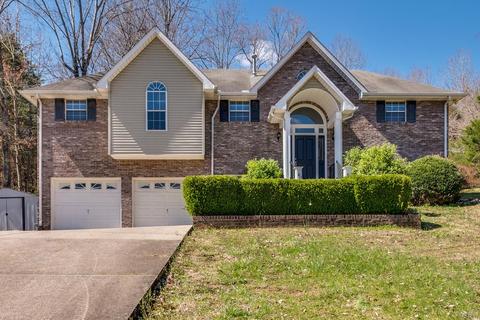 210 Brady Dr, Dickson, TN 37055 photo 1