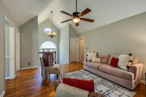 210 Brady Dr, Dickson, TN 37055 photo 9