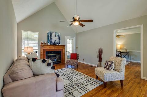 210 Brady Dr, Dickson, TN 37055 photo 7