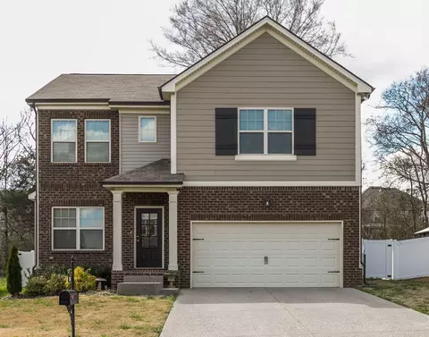 1045 Daniel Ln, Spring Hill, TN 37174 photo 1