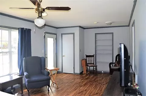 307 Spring St, Decherd, TN 37324 photo 5