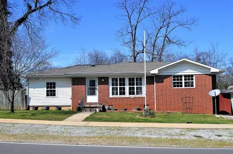 307 Spring St, Decherd, TN 37324 photo 1