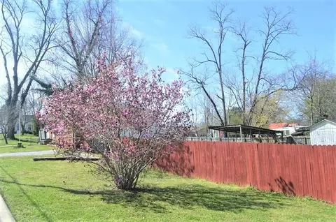 307 Spring St, Decherd, TN 37324 photo 3