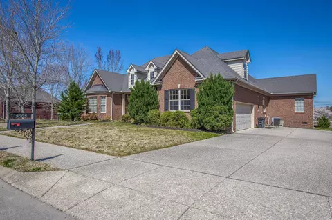 3003 Honeysuckle Dr, Spring Hill, TN 37174 photo 1