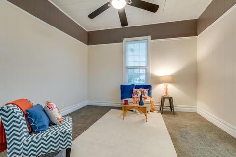 212 E Walnut St, Dickson, TN 37055 photo 4