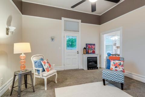 212 E Walnut St, Dickson, TN 37055 photo 5