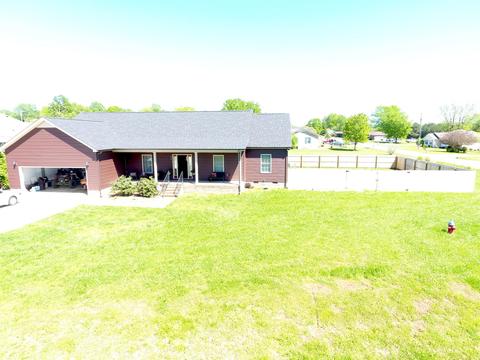 222 Lakeview Dr, Decherd, TN 37324 photo 1