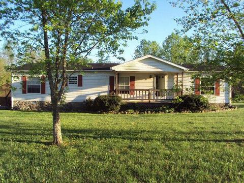 277 Pointe Ln, Lafayette, TN 37083 photo 2