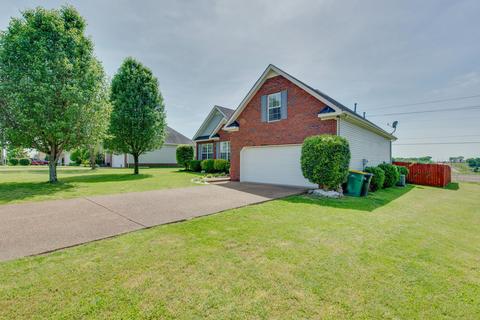 2941 Hearthside Dr, Spring Hill, TN 37174 photo 3