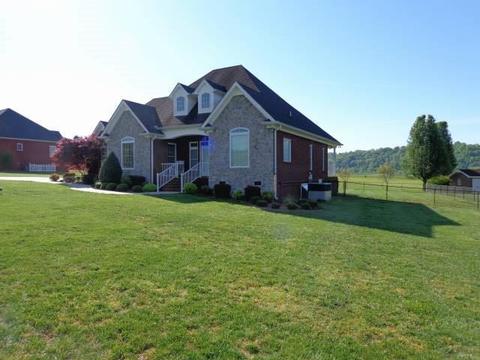 218 Barton Dr, Normandy, TN 37360 photo 2