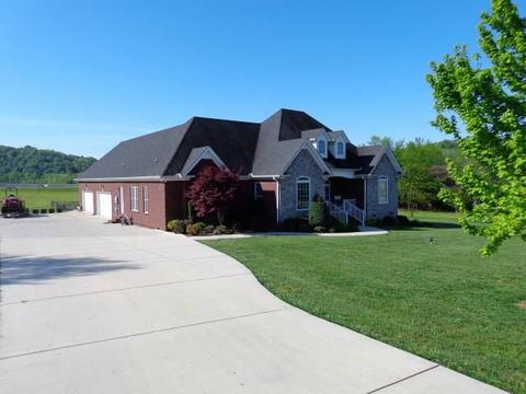 218 Barton Dr, Normandy, TN 37360 photo 3