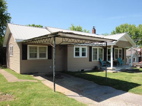 102 General Ave, Centerville, TN 37033 photo 2