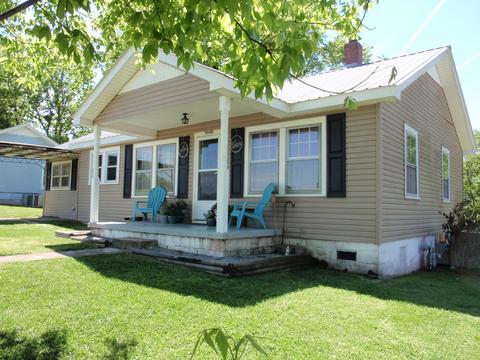 102 General Ave, Centerville, TN 37033 photo 1
