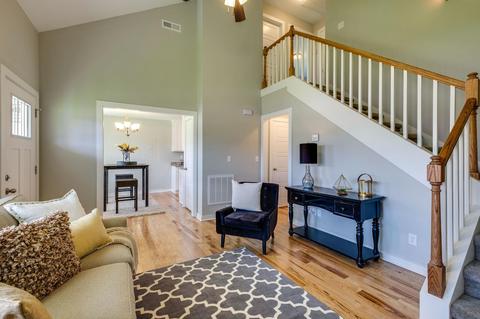 100 Skyline Dr, Dickson, TN 37055 photo 2