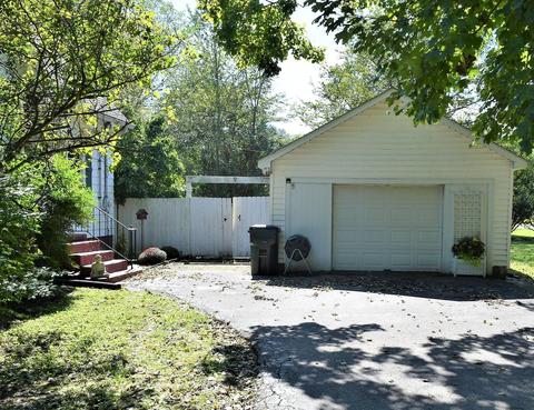 425 Spring St, Guthrie, KY 42234 photo 3