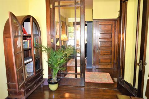 425 Spring St, Guthrie, KY 42234 photo 5