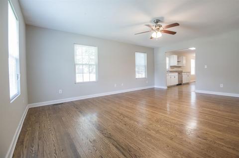 215 E Mcknight Dr, Murfreesboro, TN 37130 photo 4