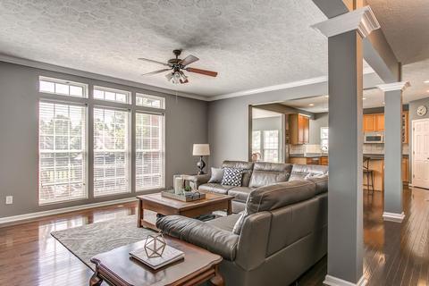 1003 Queens Pl, Spring Hill, TN 37174 photo 4