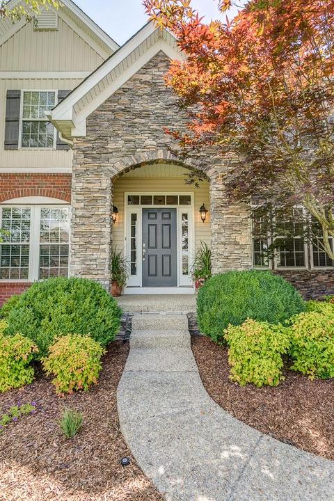 1003 Queens Pl, Spring Hill, TN 37174 photo 2