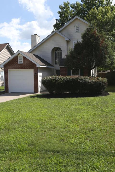 1402 Apache Ln, Madison, TN 37115 photo 1