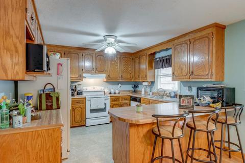 115 E Circle Dr, Burns, TN 37029 photo 6