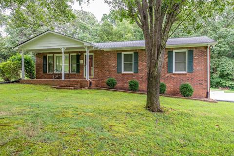 115 E Circle Dr, Burns, TN 37029 photo 1