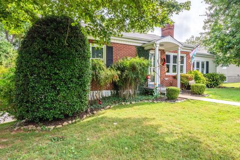 411 Murrell St, Dickson, TN 37055 photo 2