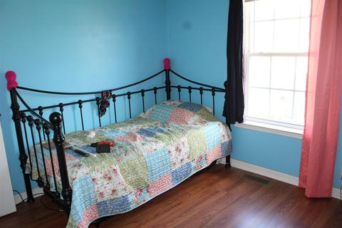 102 Thomas Holman Cir, Springfield, TN 37172 photo 4