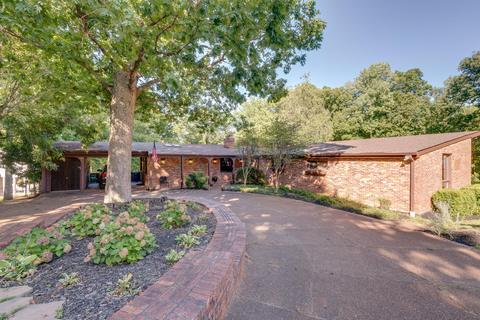205 E Park Cir, Dickson, TN 37055 photo 1