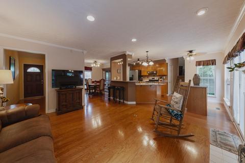 327 Brady Dr, Dickson, TN 37055 photo 6