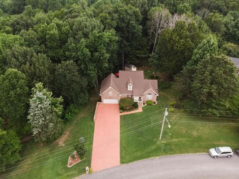 327 Brady Dr, Dickson, TN 37055 photo 2
