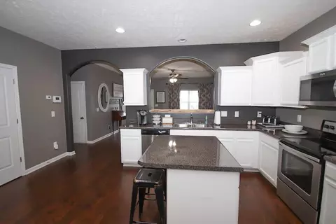 1131 Selous Dr, Murfreesboro, TN 37128 photo 3